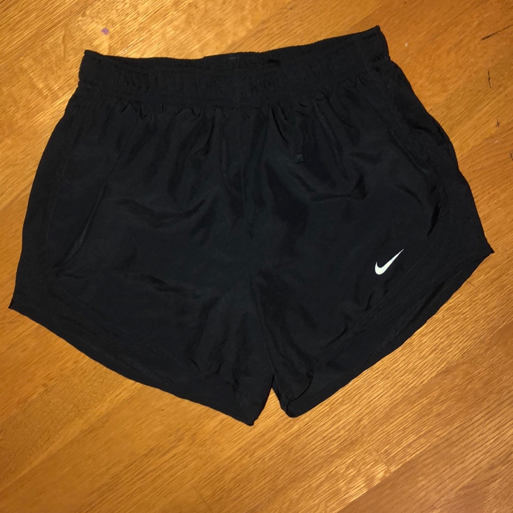 all black nike shorts